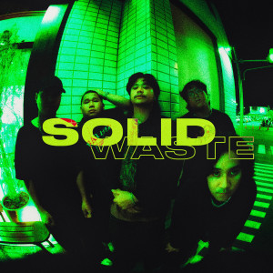 ดาวน์โหลดและฟังเพลง Alive (Explicit) พร้อมเนื้อเพลงจาก Solid Waste