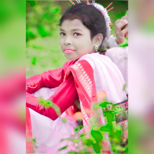 收聽Sandeep Oraon的Aayo Ge Daya Daya Go Sarhul Dandi歌詞歌曲