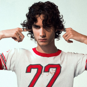 收聽sombr的back to friends歌詞歌曲