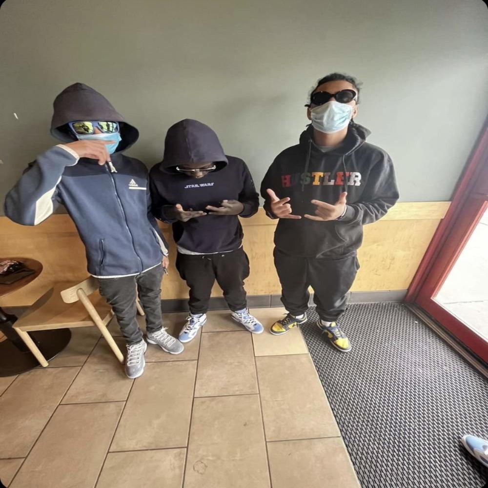 Free The Unit (feat. Kah Wick) (Explicit)