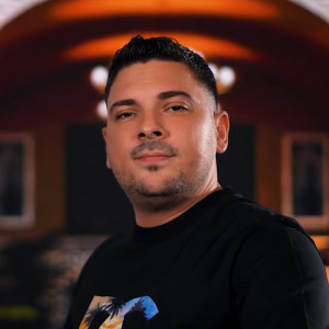 Listen to Ce miscari song with lyrics from Gyo