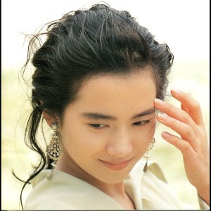 Listen to Muzukashii Anata song with lyrics from 和久井映见