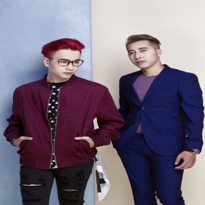 Listen to Em Có Yêu Anh Không song with lyrics from Only C