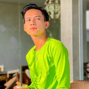 ดาวน์โหลดและฟังเพลง Cangkeman พร้อมเนื้อเพลงจาก Mamnun