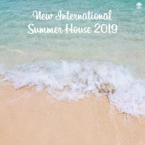 Dengarkan Summer Sounds Anthem 2018 lagu dari Summer Sounds dengan lirik