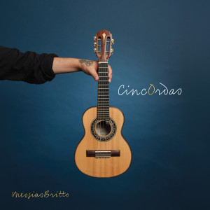 收聽Messias Britto的Papai, Mão de Veludo歌詞歌曲