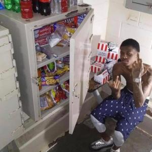 收聽NYM Riz的derek jeter (Explicit)歌詞歌曲