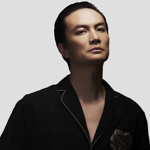 Dengarkan 我要我们在一起 (Live) lagu dari Li Quan dengan lirik