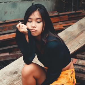 Dengarkan lagu Smiling Addiction (Explicit) nyanyian The Brothers Bright dengan lirik