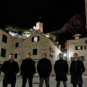 Listen to Ako Odeš song with lyrics from Klapa Sveti Florijan