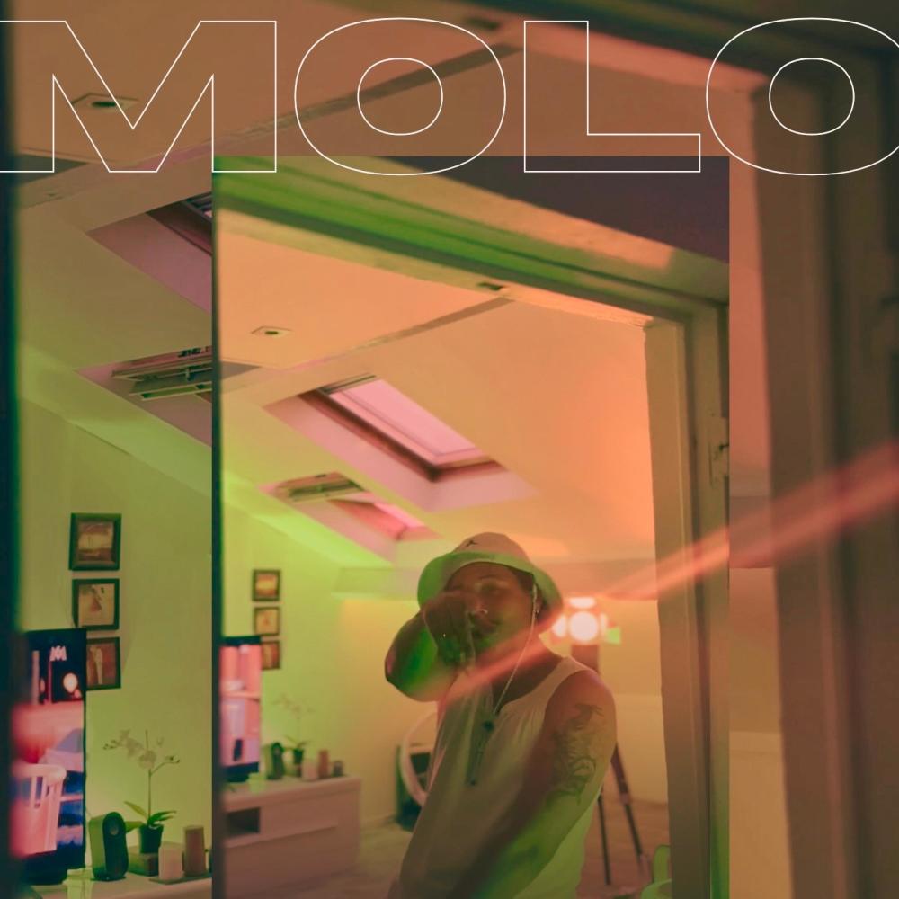 Molo