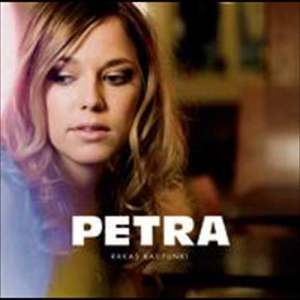 ดาวน์โหลดและฟังเพลง Lalaalaa พร้อมเนื้อเพลงจาก Petra