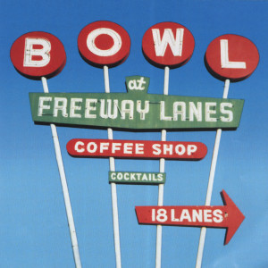 ดาวน์โหลดและฟังเพลง Daddy's Girl พร้อมเนื้อเพลงจาก Let's Go Bowling