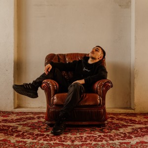 ดาวน์โหลดและฟังเพลง A Rabiar พร้อมเนื้อเพลงจาก Warma