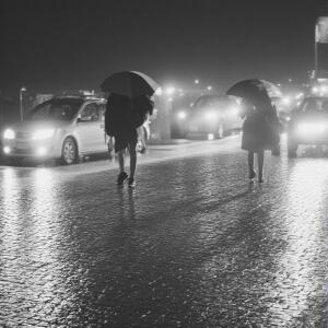 收听ZXEAMERS team的Midnight Rain歌词歌曲