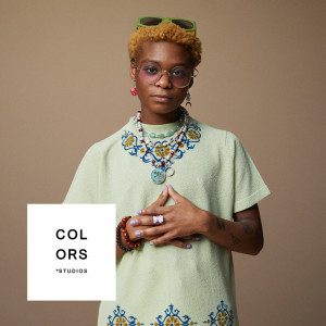 Dengarkan lagu Sunset Drive - A COLORS SHOW (Explicit) nyanyian Dreamer Isioma dengan lirik