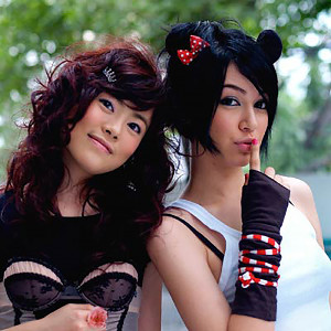 ดาวน์โหลดและฟังเพลง แฟนในฝัน พร้อมเนื้อเพลงจาก เชอร์รี่ เชอร์รี่