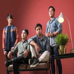 Listen to Inikah Caramu song with lyrics from Fourkey