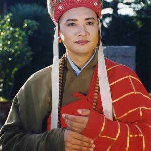 Dengarkan 晴空月儿明 (完整版) lagu dari 迟重瑞 dengan lirik