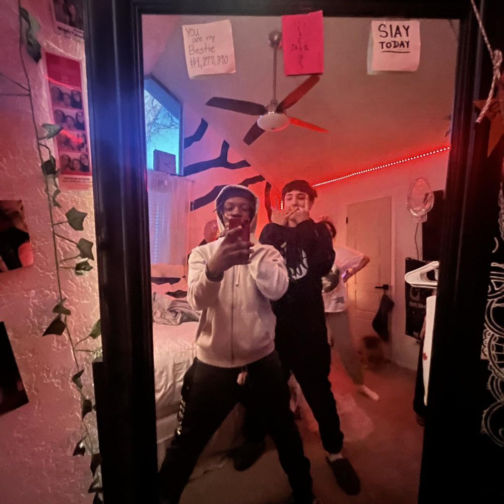 tsunami (feat. Drawsylol) (Explicit)