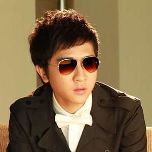 ดาวน์โหลดและฟังเพลง My valentine พร้อมเนื้อเพลงจาก เกมส์ ไมค์ ไอดอล