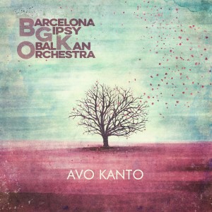 ดาวน์โหลดและฟังเพลง Krivo sadovsko horo พร้อมเนื้อเพลงจาก Barcelona Gipsy balKan Orchestra