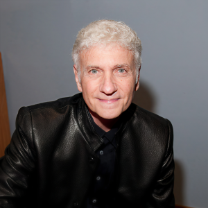 Dennis DeYoung ดาวน์โหลดและฟังเพลงฮิตจาก Dennis DeYoung