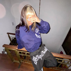 收聽Baby Cashy的Custom plug (Explicit)歌詞歌曲