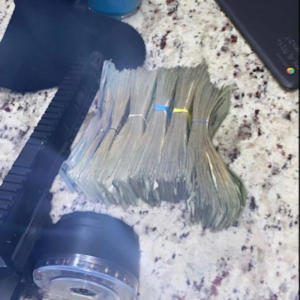 收聽LIL GUERO的sin coro (no hook) (feat. Jay Regil) (Explicit)歌詞歌曲