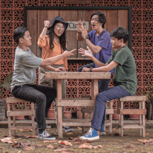 Paradivya的專輯Bahagia Bercerita