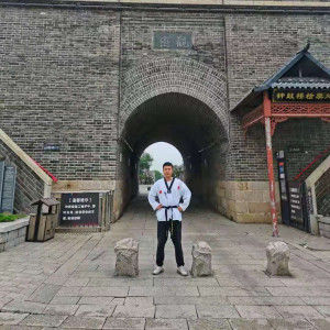 Listen to 江归江山归山 song with lyrics from 刘强