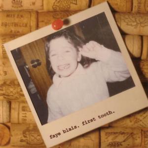 ดาวน์โหลดและฟังเพลง The List พร้อมเนื้อเพลงจาก Faye Blais