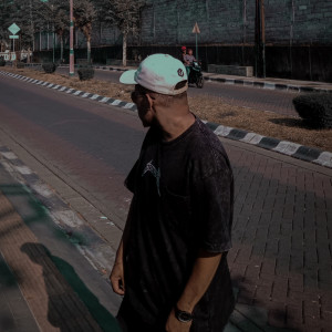 Listen to Jadi Tersangka song with lyrics from SORENS