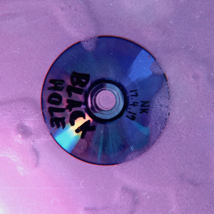 收聽Neha kumar的blACk HolE歌詞歌曲