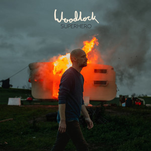 ดาวน์โหลดและฟังเพลง Superhero พร้อมเนื้อเพลงจาก Woodlock