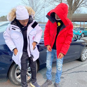 ดาวน์โหลดและฟังเพลง Cousin Goats (feat. Famous Curt) (Explicit) พร้อมเนื้อเพลงจาก GuttaBoy Khida