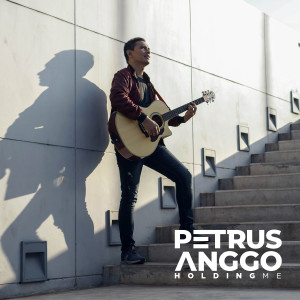 收听Petrus Anggo的Satu Nama歌词歌曲