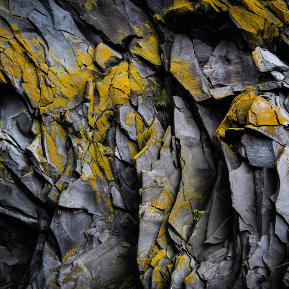 Rocks(feat. Frawlik)
