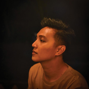 收聽Zet Sumbung的Mudarat歌詞歌曲