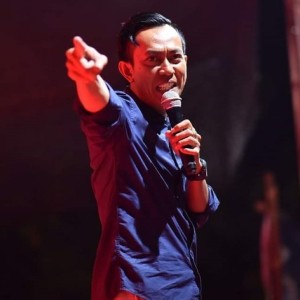 Dengarkan BUKIT EJOHIN REMIX lagu dari AA Raka Sidan dengan lirik