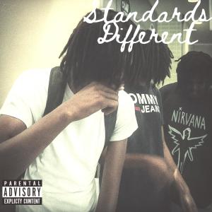 KhariSteppn的專輯Standards Different (feat. Kolaterol) [Explicit]
