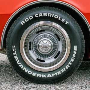 收听Stavangerkameratene的Rød cabriolet歌词歌曲
