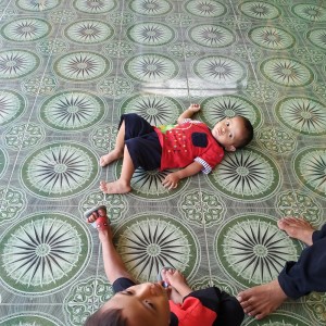 Dengarkan lagu Heart Thrief nyanyian Sondrome sensey dengan lirik