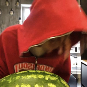 Dengarkan lagu wtf (Explicit) nyanyian Nikitsunami dengan lirik