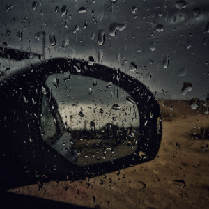 ดาวน์โหลดและฟังเพลง Rooftop Raindrops พร้อมเนื้อเพลงจาก Meditation Rain Sounds