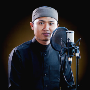 Dengarkan Surah Luqman lagu dari Syamil Al Fudhaily dengan lirik