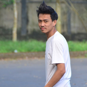 Listen to DJ Bom a Drop Garmiani song with lyrics from Hendro Bintang