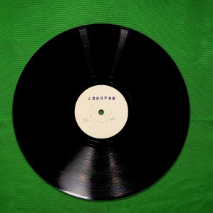 Listen to 逼媳离婚（二） song with lyrics from 半日安