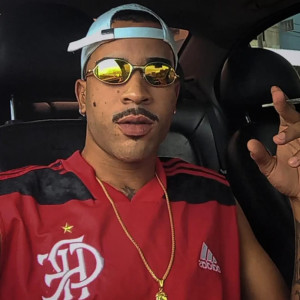 Listen to MAO NO JOELHO E COMEÇA DESCER (Explicit) song with lyrics from DJ LK DE ITAPE