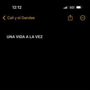 อัลบัม Una Vida a La Vez ศิลปิน Cali Y El Dandee